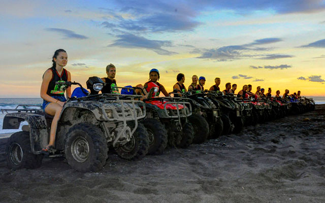 Wake bali, Пляж с черным песком на бали, Gid na bali