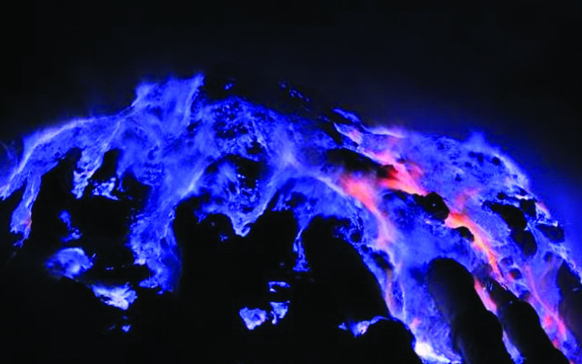 Экскурсии на яву, Восхождение на вулкан иджен, Sunrise in ijen