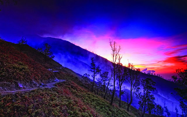 Экскурсии на яву, Восхождение на вулкан иджен, Sunrise in ijen